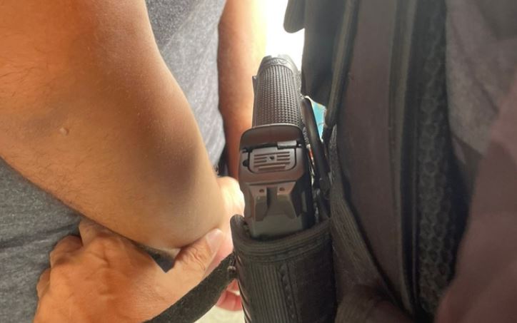 Justiça concede liberdade a casal gay que transmitia HIV para crianças por fetiche em Manaus