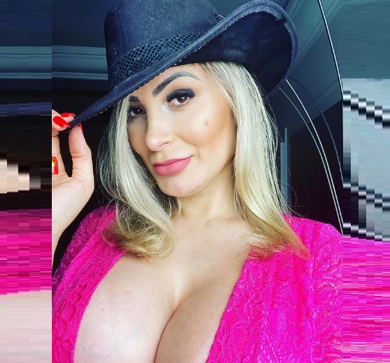Andressa Urach confirma volta à prostituição e diz que ex-marido quer interná-la