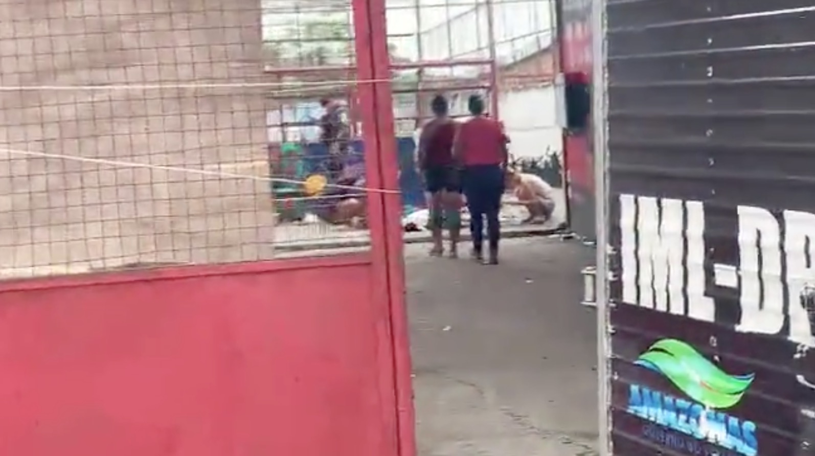 Bandidos invadem festa clandestina, matam homem e deixam feridos em Manaus