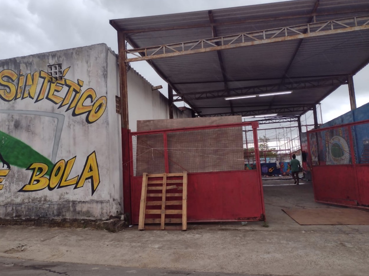 Sete pessoas ficam feridas durante tiroteio em festa clandestina em Manaus 