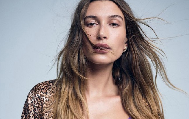 Hailey Bieber se pronuncia após derrame cerebral: 'um dos momentos mais assustadores da minha vida'