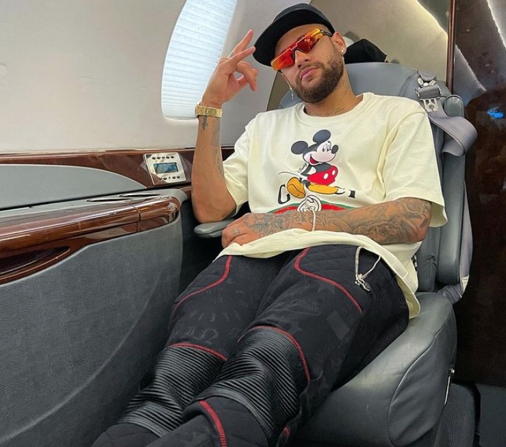 Avião de Neymar Jr. faz pouso forçado em Roraima