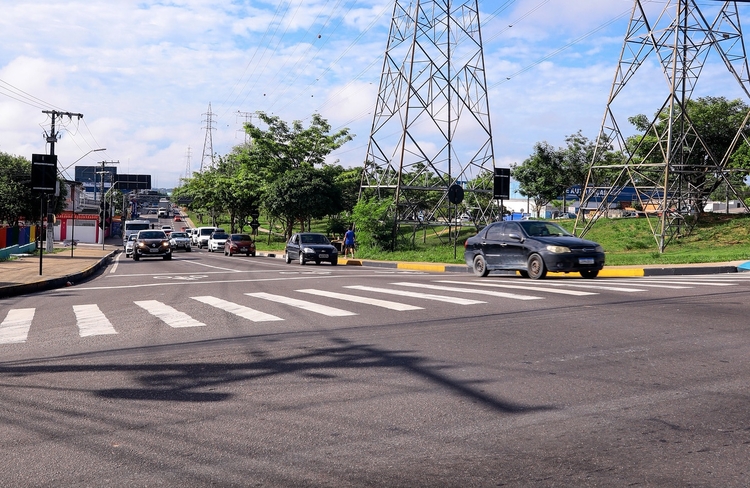 Menino atropelado na Avenida das Torres estava brincando com outras crianças antes do acidente
