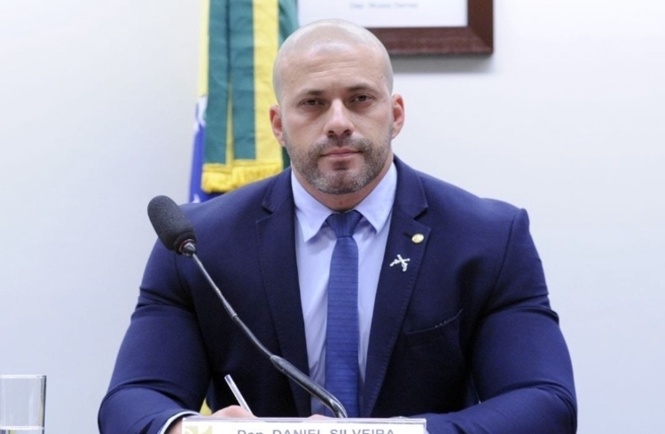 Moraes afirma que Daniel mentiu em audiência de custódia e mantém prisão