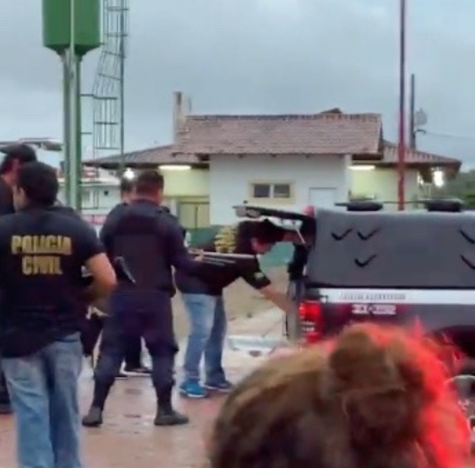 Suspeito de ameaçar ataque a escola é detido com armas no Amazonas