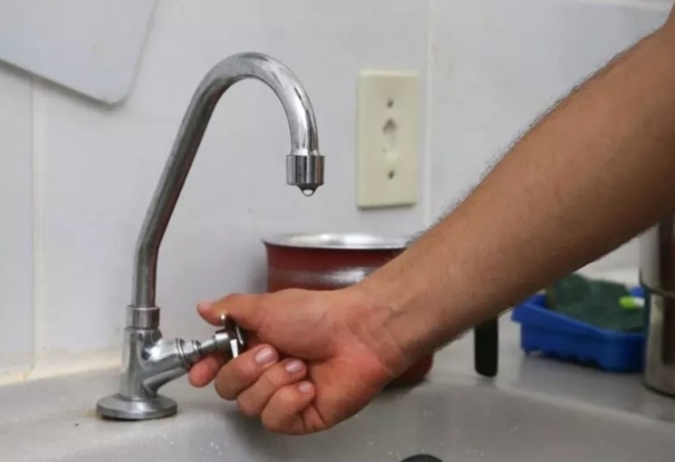 Bairros de Manaus seguem sem água após obra emergencial na Ponta do Ismael