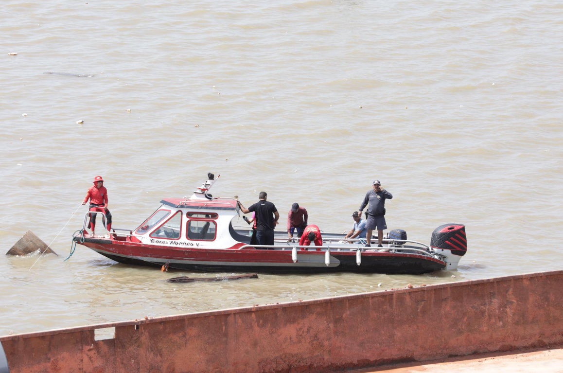 Governo do Amazonas presta assistência às vítimas no 2º dia de buscas após acidente em Manacapuru