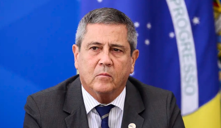 Braga Netto entregou dinheiro em sacola de vinho para plano de matar autoridades, diz Moraes