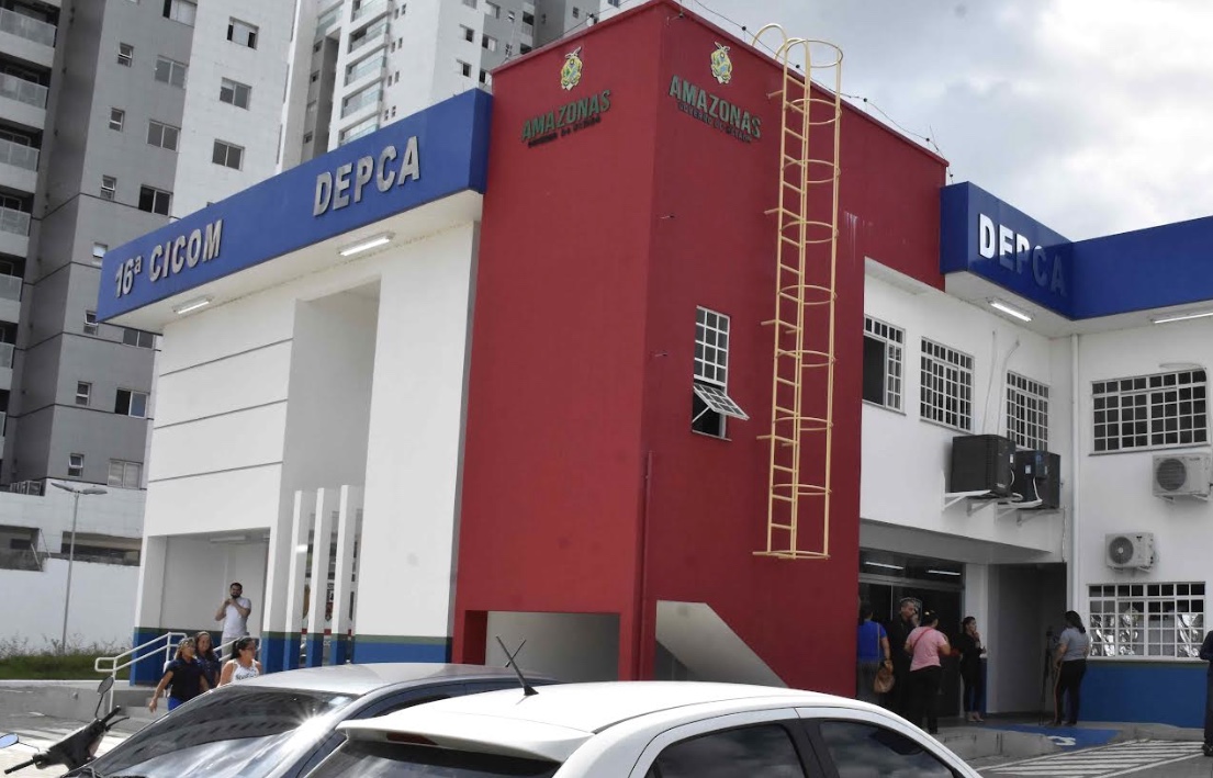 Técnico de enfermagem é preso após levar adolescente para banheiro em hospital de Manaus