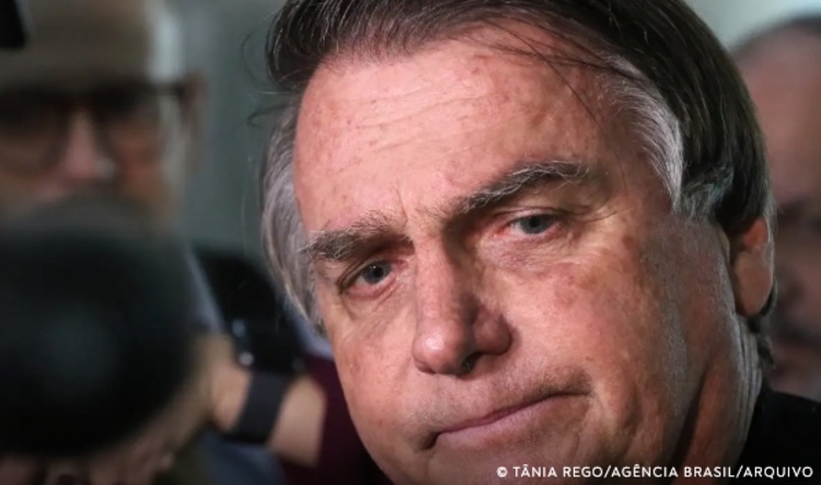 Bolsonaro ficará em cela individual e sem contato com outros detentos, diz PM