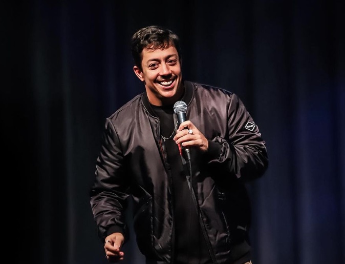 Sucesso de público, Renato Albani apresenta 3 sessões de stand up em Manaus