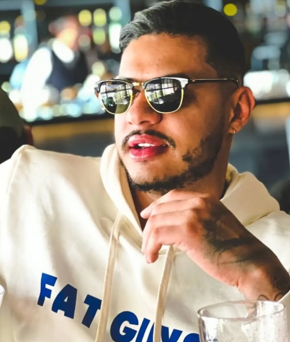 Rapper Hungria recebe alta de hospital em Brasília