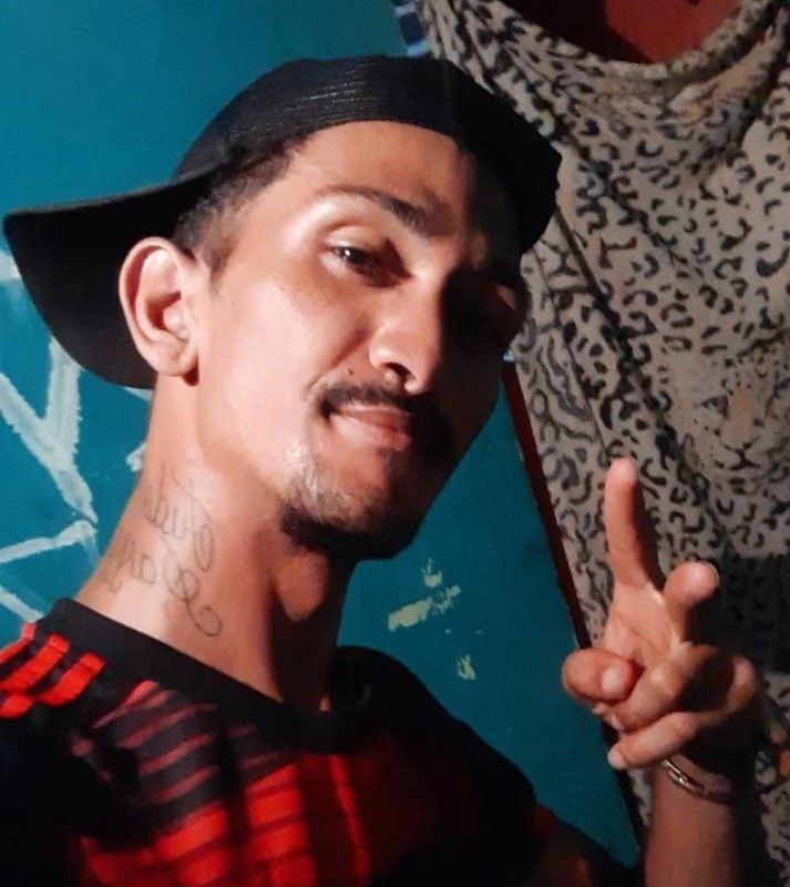 Pai pede ajuda para encontrar filho que sumiu após sair para assistir a jogo em Manaus