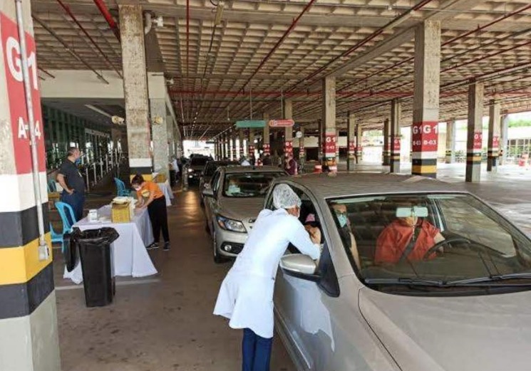 Manaus regride para fase vermelha e comércio é liberado para drive thru