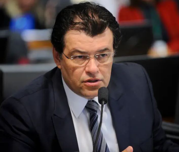 Braga tenta censurar nova pesquisa, mas tem pedido barrado no TRE 