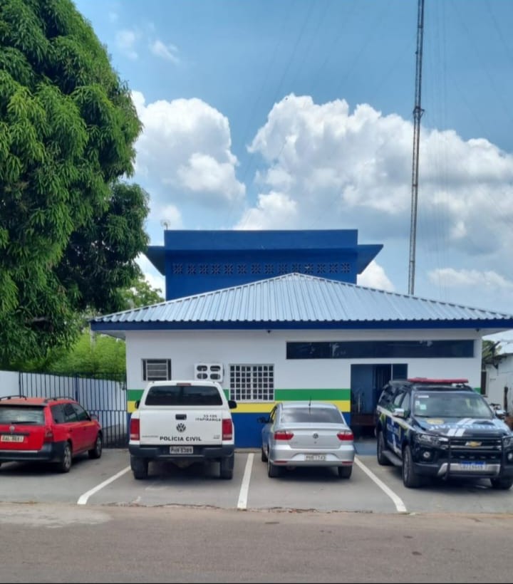 Condenada por roubo e desacato é presa ao ir à delegacia denunciar namorado no Amazonas