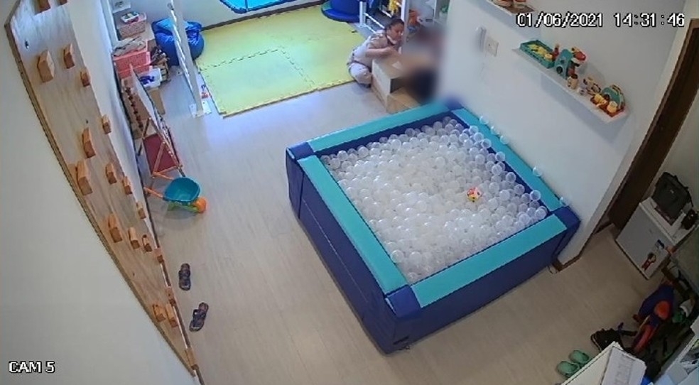 Fisioterapeuta flagrada agredindo criança autista é indiciada em Manaus