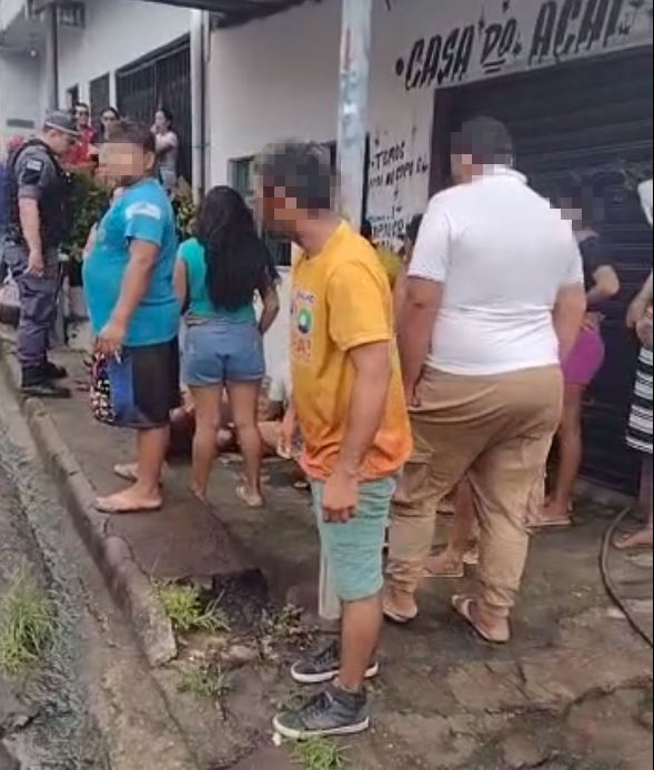 Funcionários de mercadinho são detidos após tiroteio com 3 feridos em Manaus 