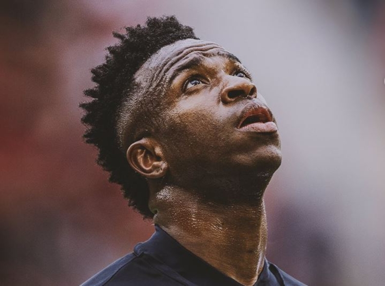 Vini Jr. é punido com duas suspensões por expulsão no jogo contra o Valencia