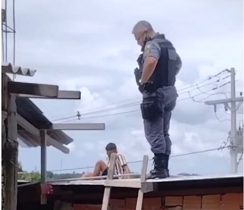 Suspeito de roubo é preso após subir em telhado para escapar da polícia no Terra Nova