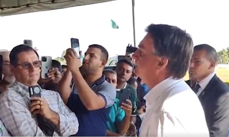 Vídeo de Bolsonaro chamando de idiota quem diz que tem  que comprar feijão gera revolta