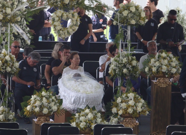 Entenda como foi feito procedimento de embalsamento em Pelé