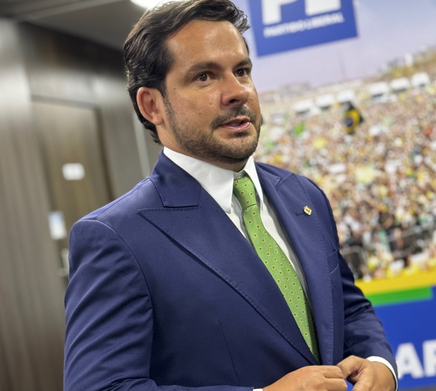 Alberto Neto oficializa pré-candidatura à prefeitura de Manaus e diz que PL quer retomar "comando" do país