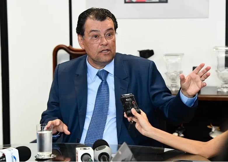 Senador Eduardo Braga é indiciado pela Polícia Federal no caso Hypera Pharma