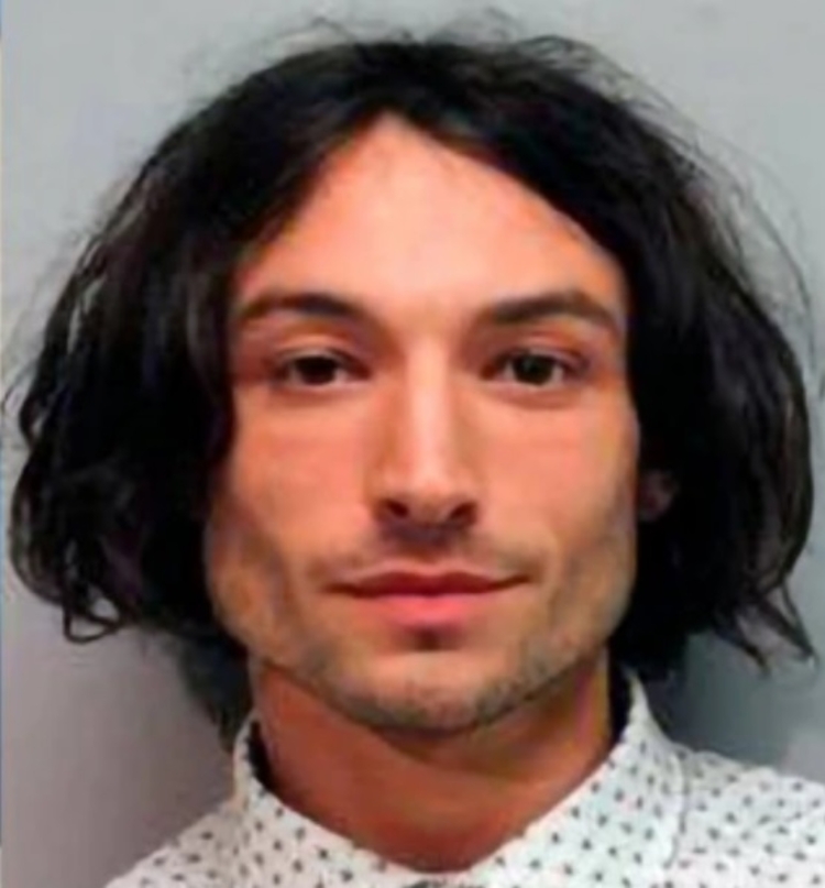 Ezra Miller é preso novamente no Havaí após cometer agressão contra mulher