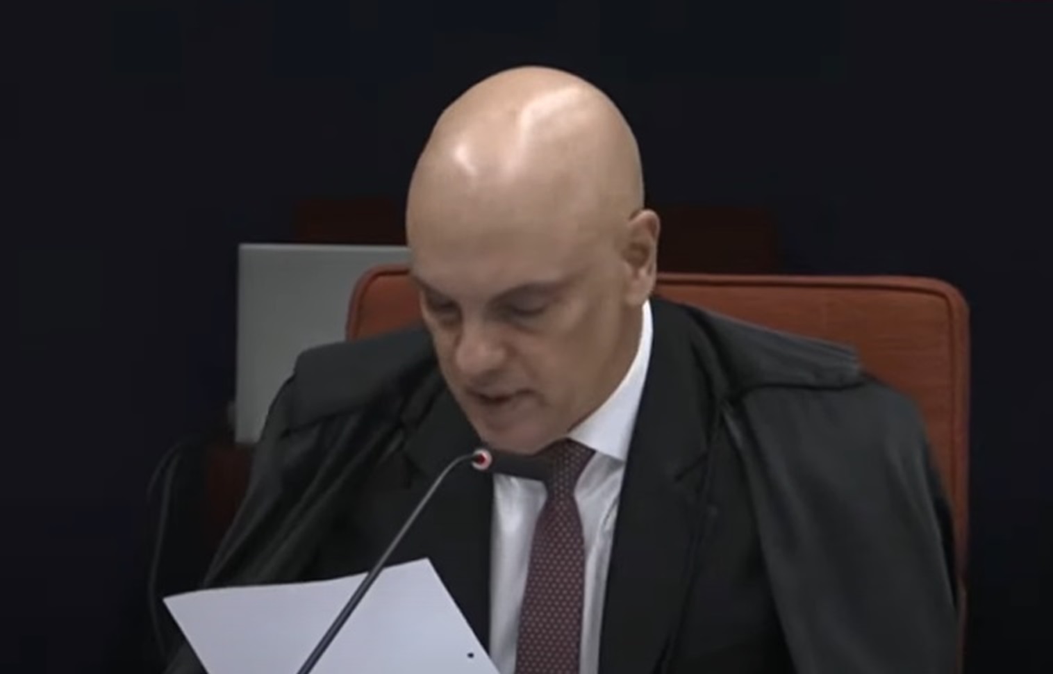 Bolsonaro é condenado a 27 anos e 3 meses de prisão por trama golpista; confira a dosimetria