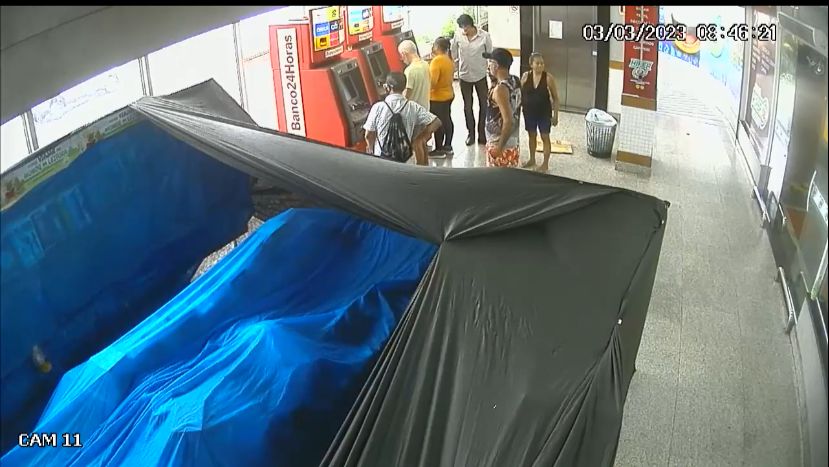 Saiba como criminosos agiam em caixas eletrônicos de Manaus; vítima perdeu R$ 17 mil