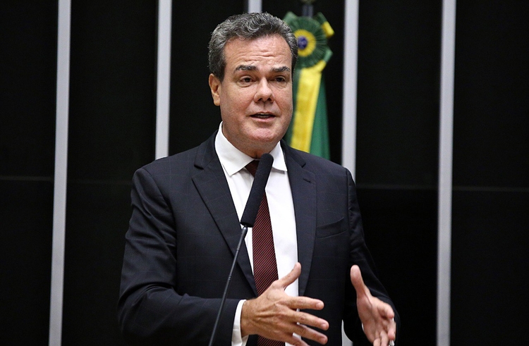 Podemos oficializa candidatura de Henrique Oliveira ao governo do Amazonas