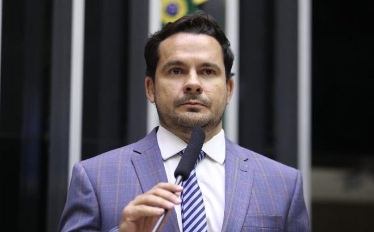 Alberto Neto é multado por propaganda eleitoral antecipada