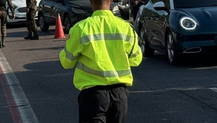 Rua no Novo Aleixo tem tráfego alterado para implantação de faixa de pedestre