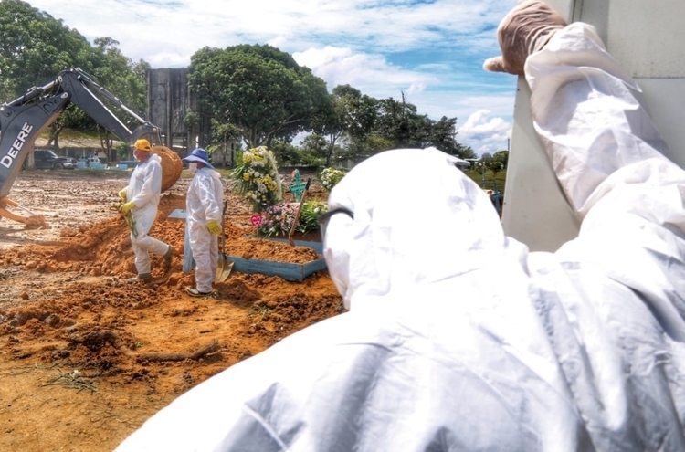 Manaus registra 33 enterros nesta quarta-feira 