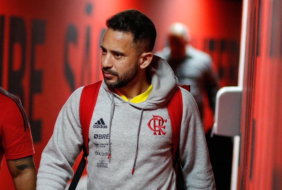 Ex-calvo? Jogador do Flamengo Everton Ribeiro chama atenção com cabelos volumosos; veja antes e depois