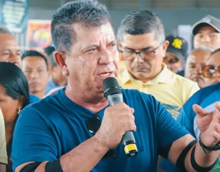 Prefeito de Santo Antônio do Içá é denunciado por compra de votos e coação de servidores públicos 