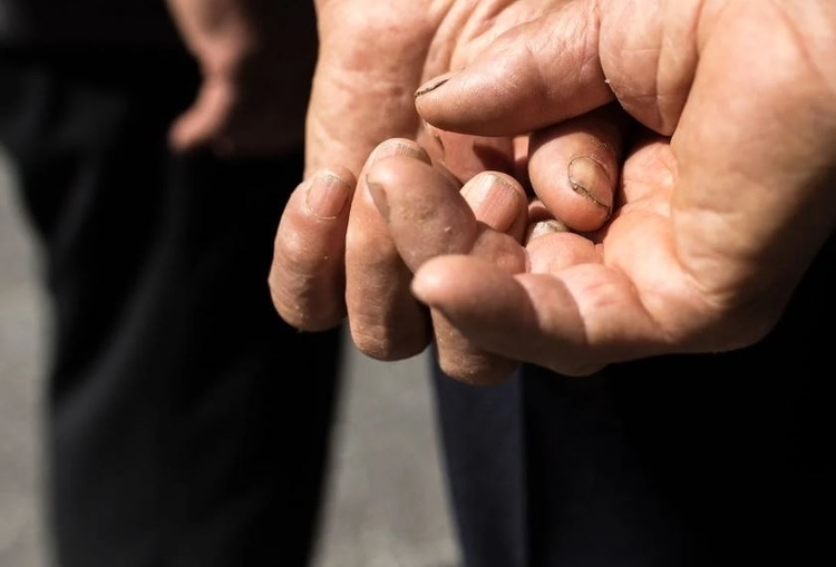 Idoso é preso por invadir casa e assediar mulher que estava só de toalha em Manaus