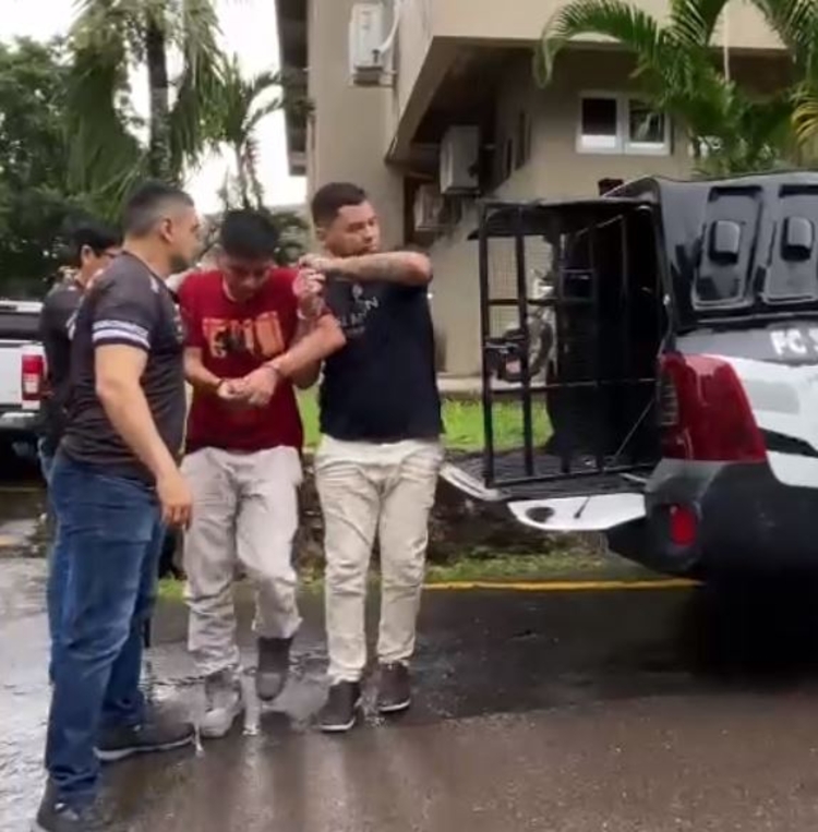 Dupla presa por extorquir e ameaçar vítimas tem prisão preventiva decretada em Manaus