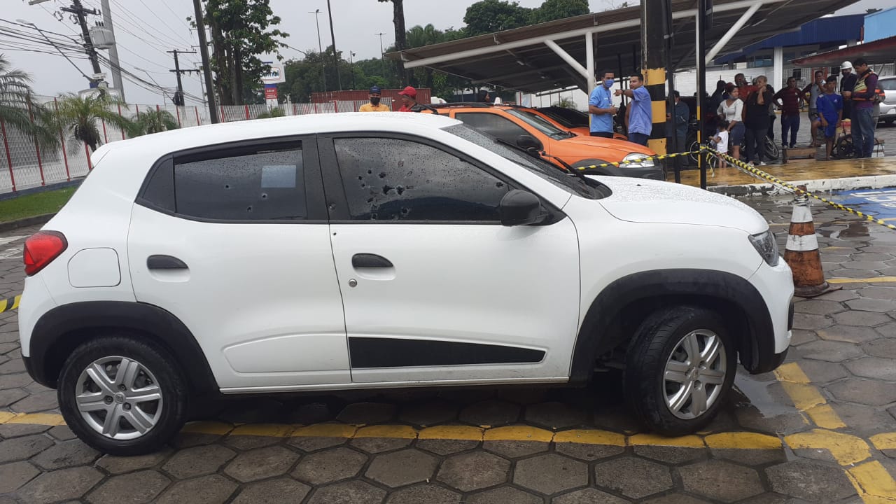 Passageiro e motorista de app são baleados no estacionamento da Bemol