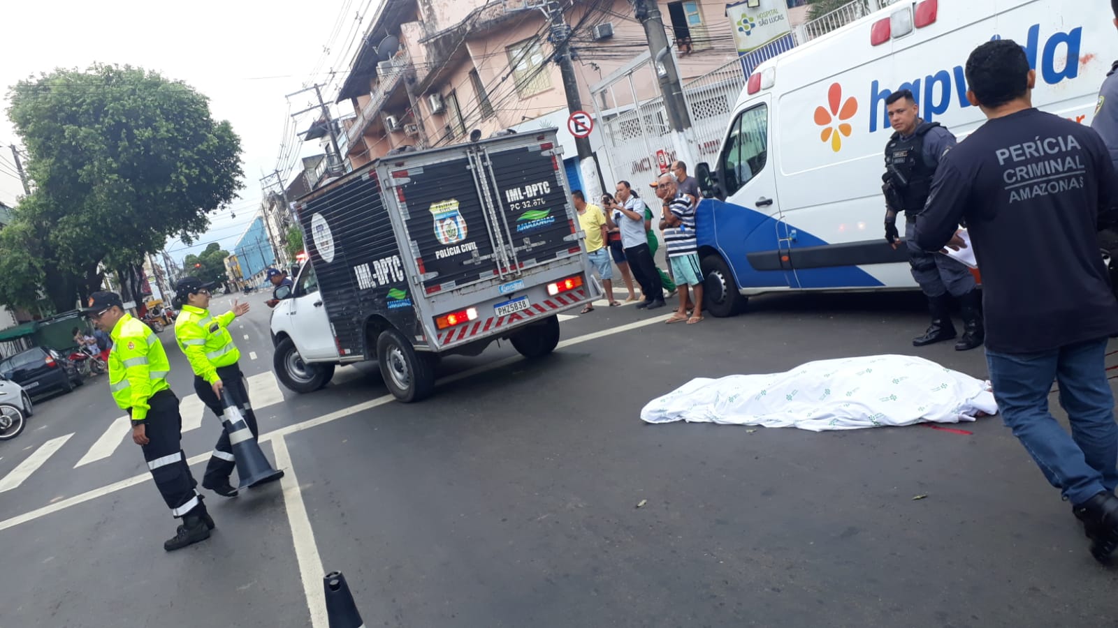 Bêbado, homem mata motorista de ambulância e atropela cadeirante em corrida de rua em Manaus
