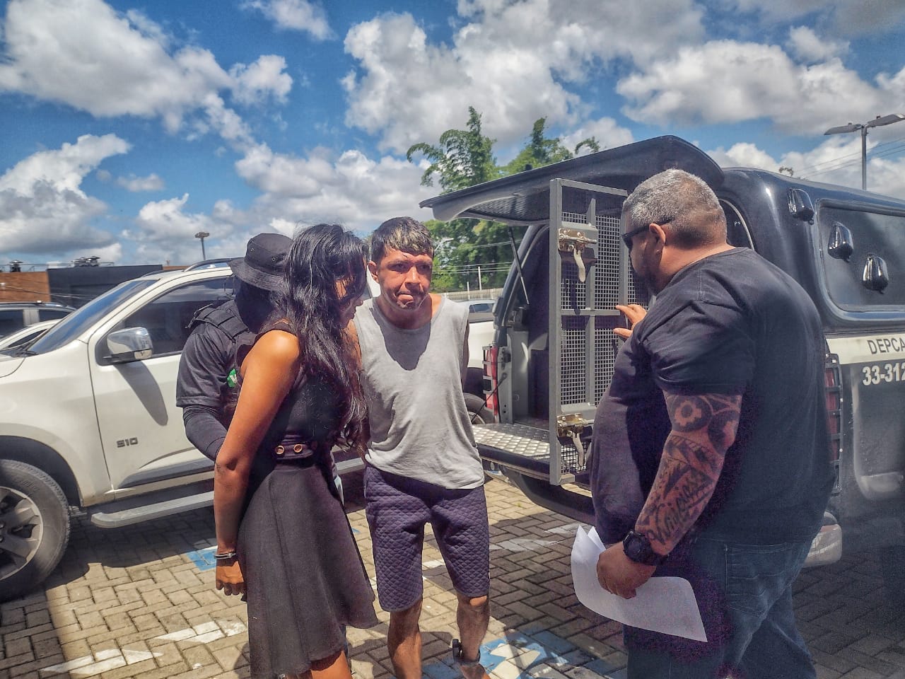 Casal preso por vender bebê em Manaus tem ficha criminal extensa, diz delegada