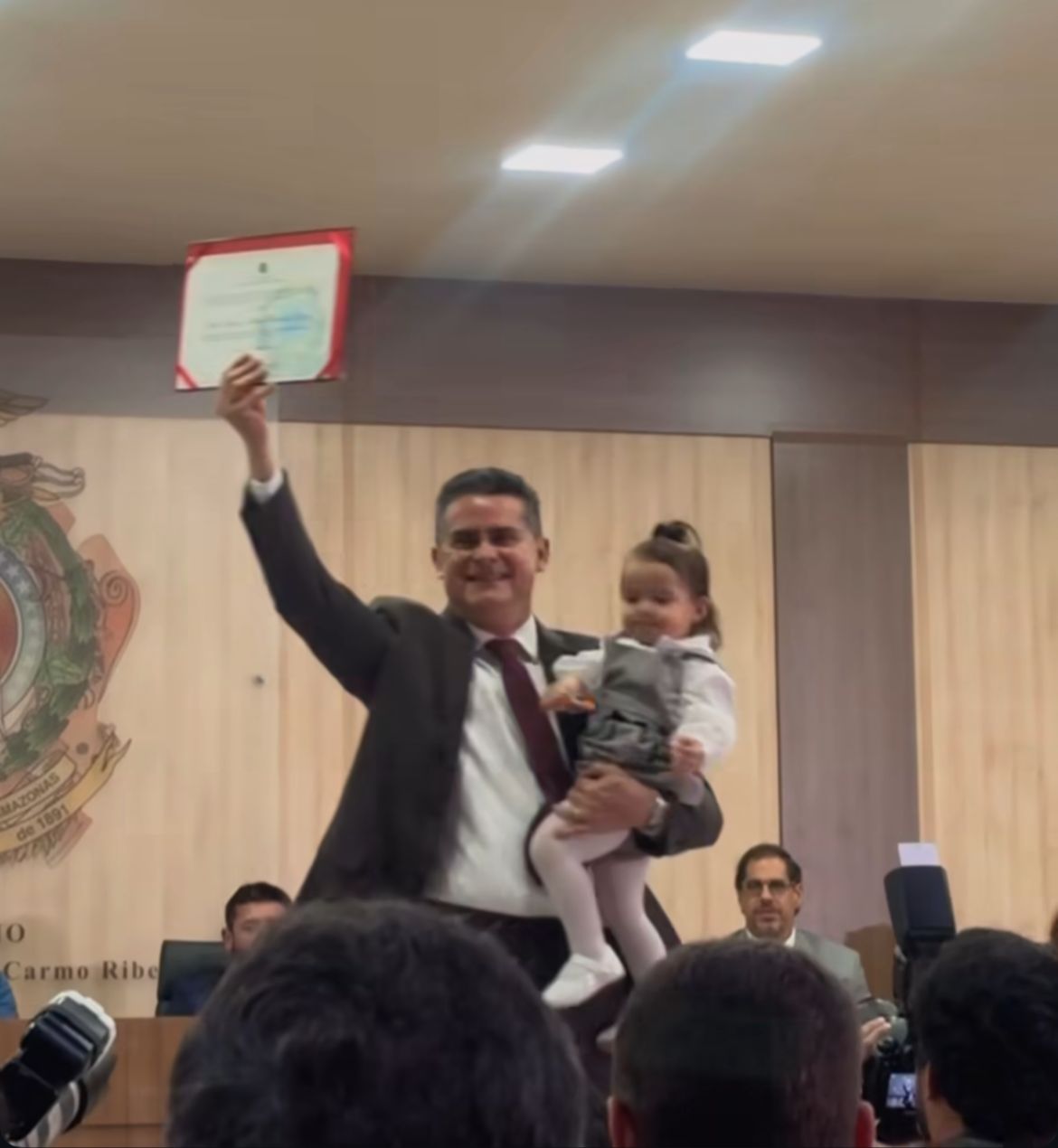 Prefeito, vice e vereadores eleitos em Manaus para 2025 são diplomados no TRE-AM