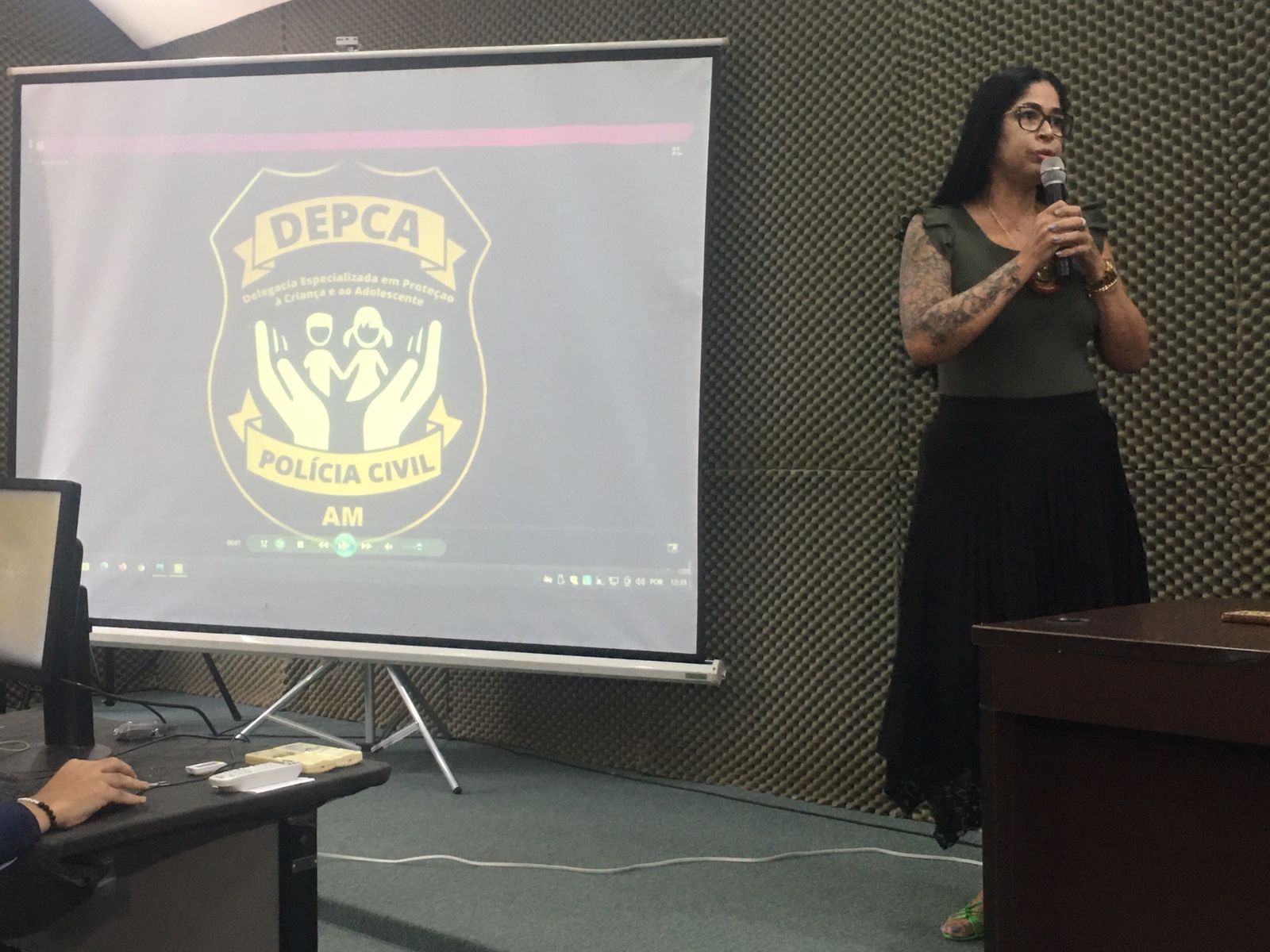 Estupro de criança no provador de loja em shopping de Manaus durou 3 minutos, diz delegada