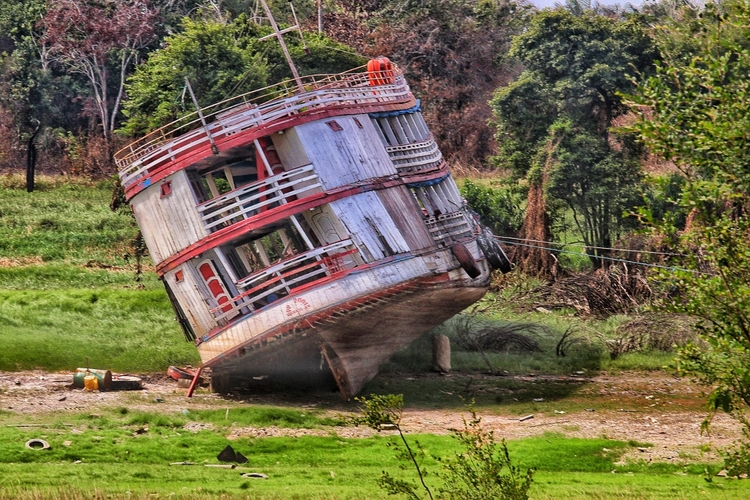 Todos os municípios do Amazonas entram em estado de emergência devido à seca histórica
