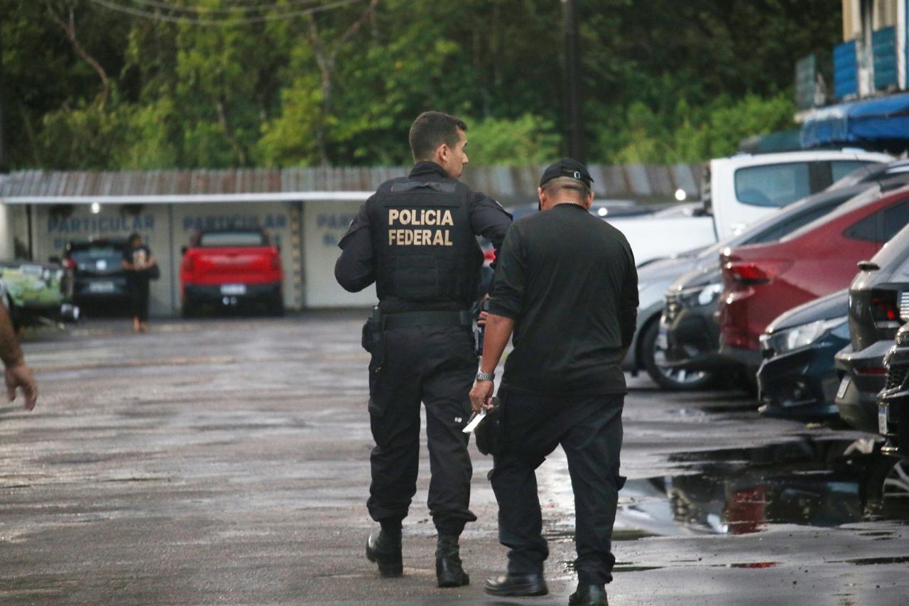Operação da PF que mira envolvidos no tráfico de drogas cumpre mandados em Manaus