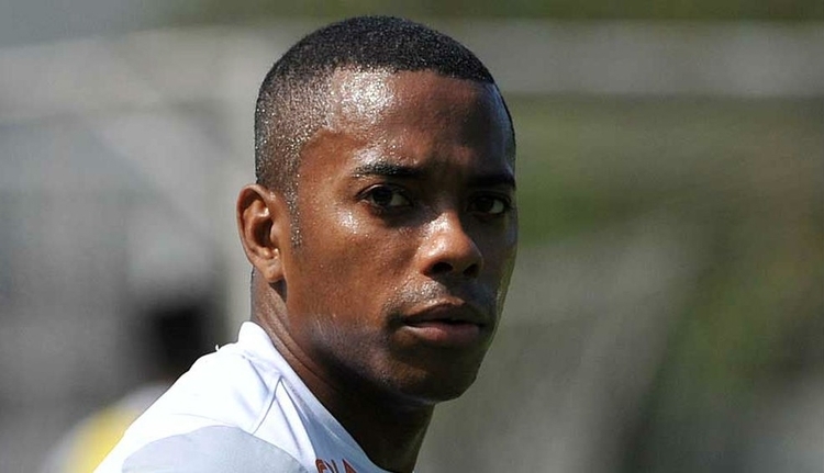 Robinho deve ficar dez dias isolado em cela de 8 m²; veja como é