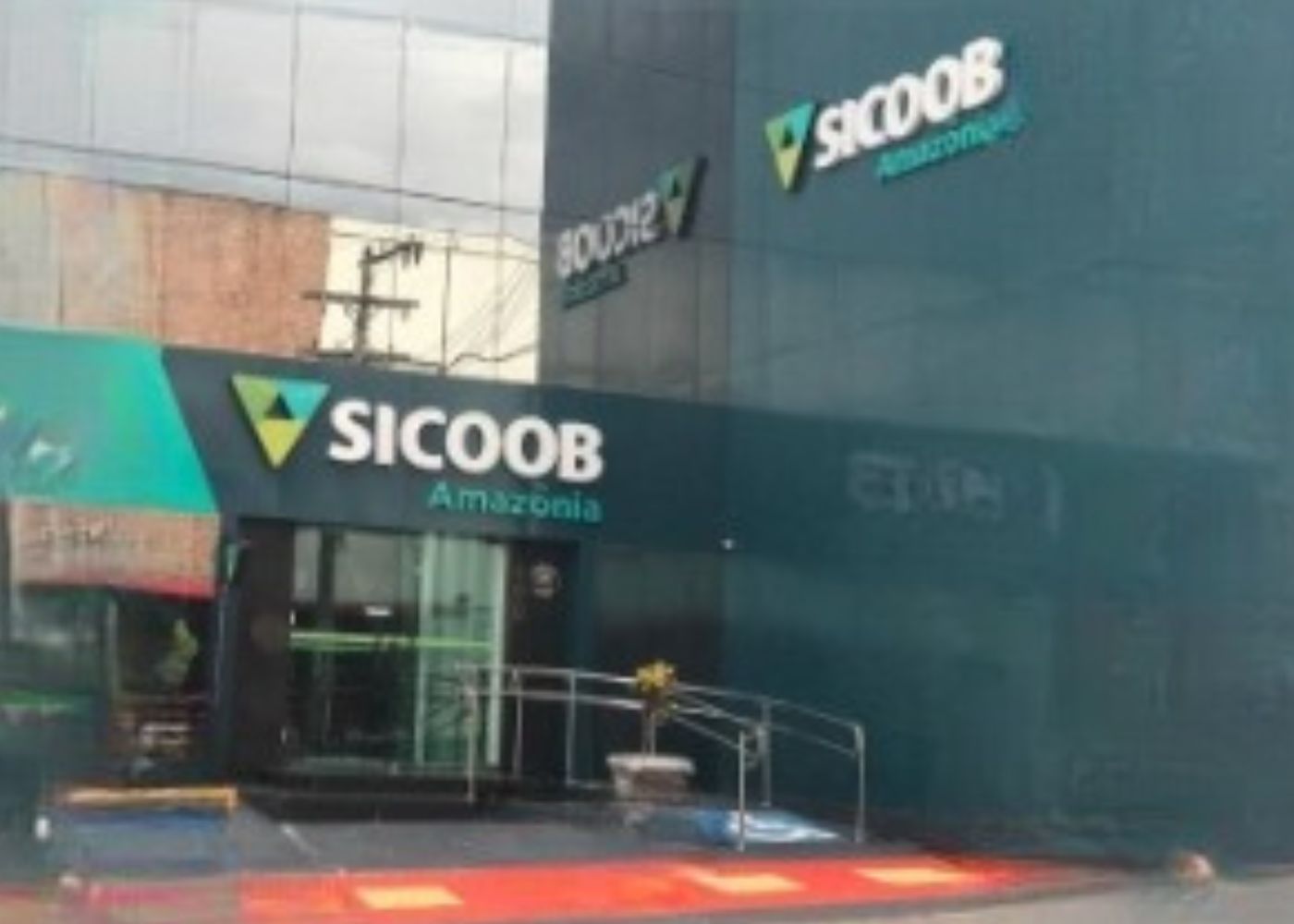 Suspeito de furtar R$ 1,02 milhão do Sicoob teve ajuda de funcionário para cometer crime em Manaus