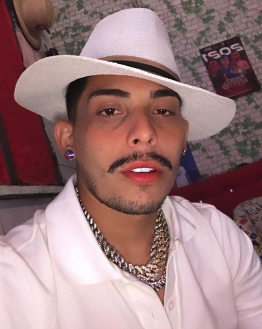 Morre o Bruxo, cantor do Forró de Respeito baleado com fuzil em Manaus