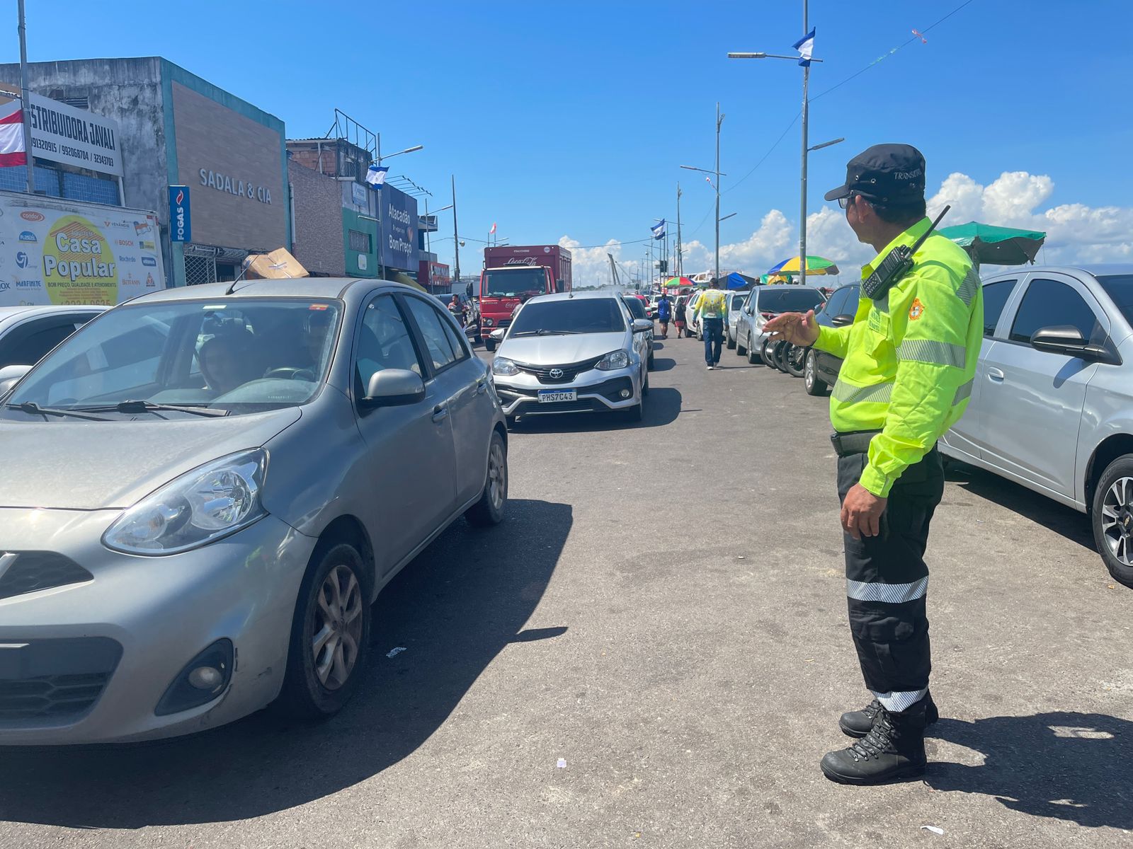 Saídas de Manaus para Parintins causam congestionamento no Porto de Manaus